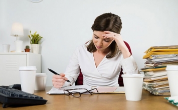 Phụ nữ ngồi nhiều dễ bị ung thư vú